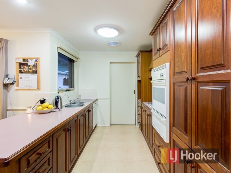 3 McInnes Court, Pakenham VIC 3810