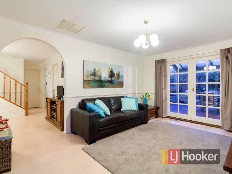 3 McInnes Court, Pakenham VIC 3810