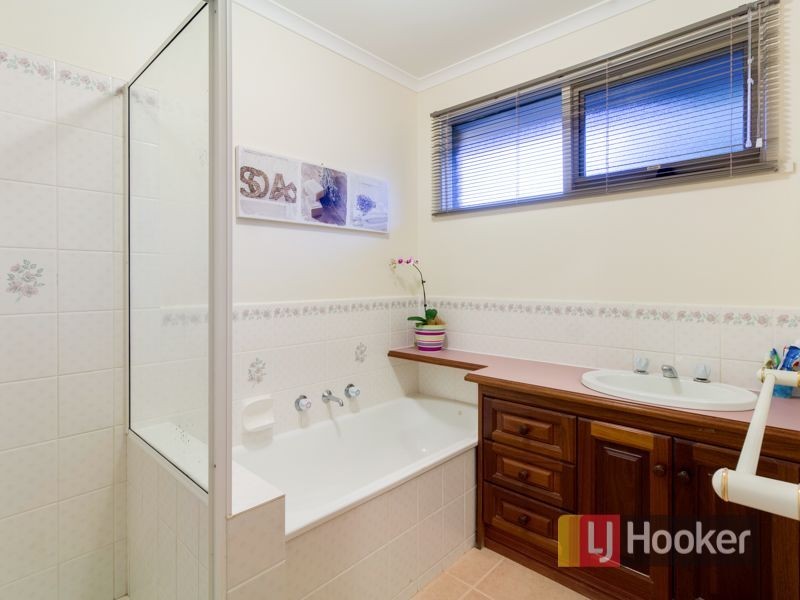 3 McInnes Court, Pakenham VIC 3810