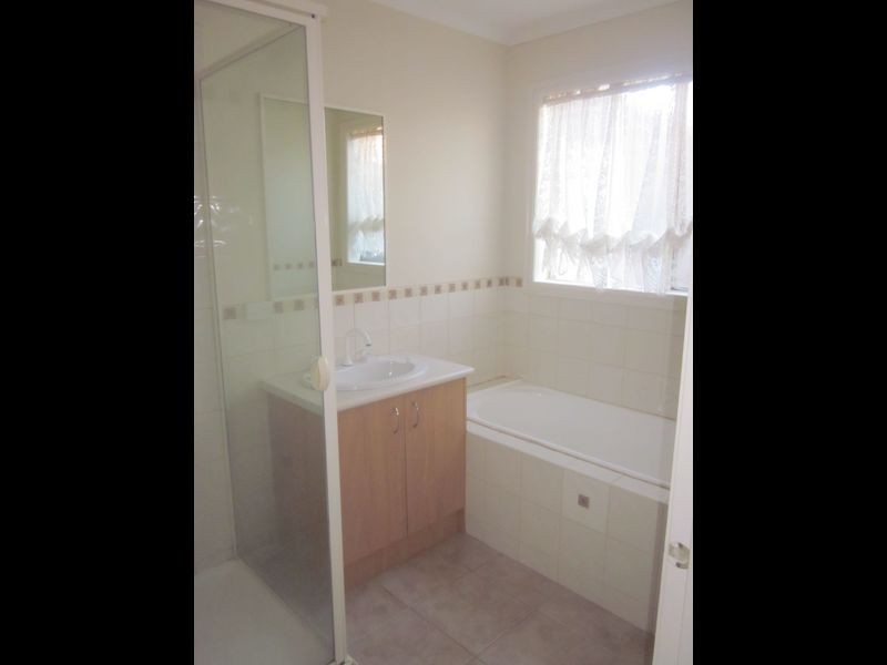 1/21 Pakenham Road, Pakenham VIC 3810