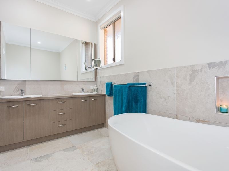 2 Cooper Rise, Bunyip VIC 3815