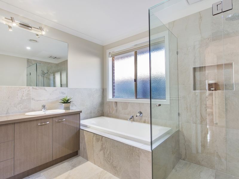 2 Cooper Rise, Bunyip VIC 3815