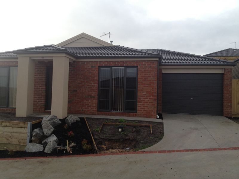 28/107 Army Road, Pakenham VIC 3810