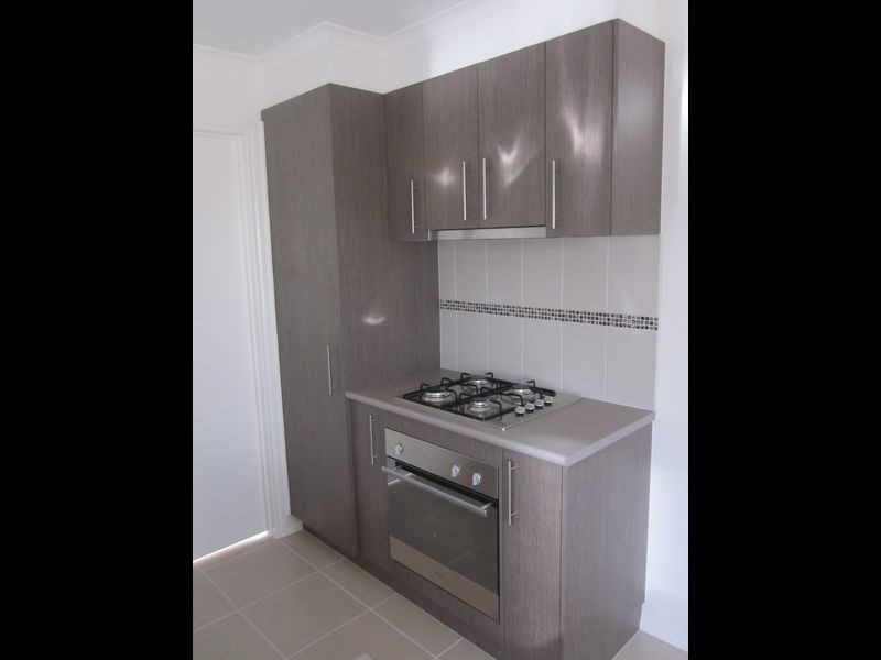 28/107 Army Road, Pakenham VIC 3810