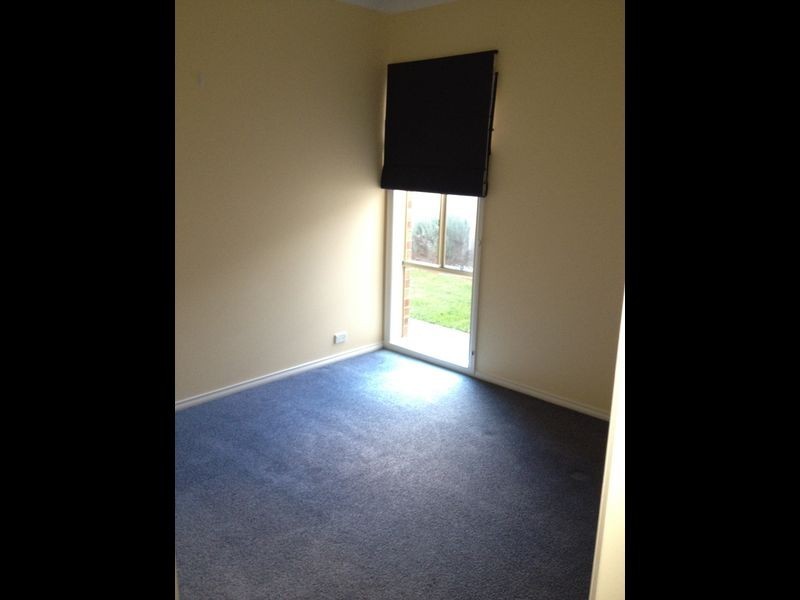2 Moroka Green, Pakenham VIC 3810
