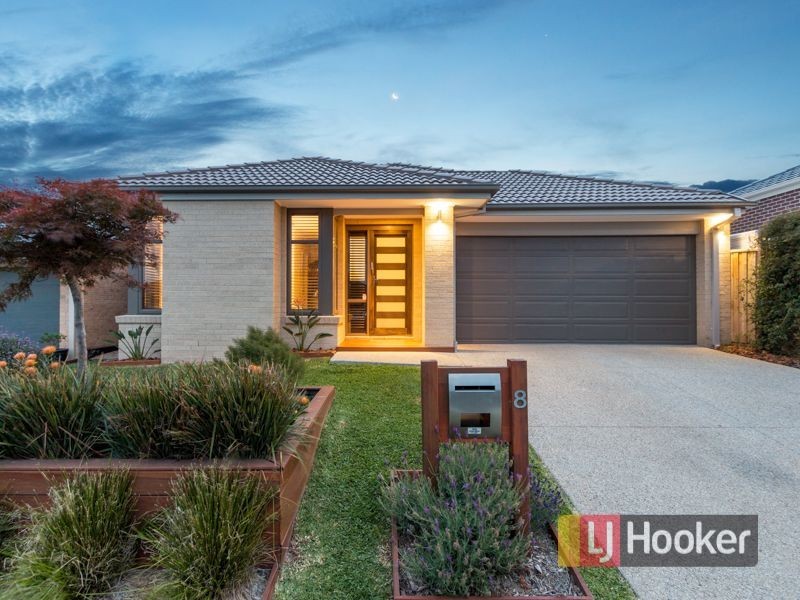 8 Berkley Street, Pakenham VIC 3810