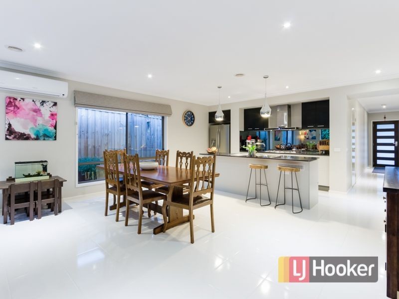 8 Berkley Street, Pakenham VIC 3810