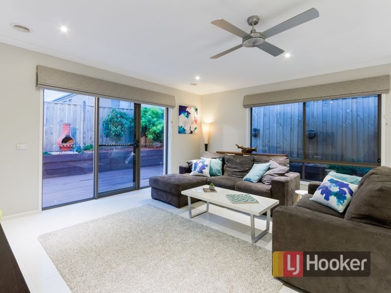 8 Berkley Street, Pakenham VIC 3810