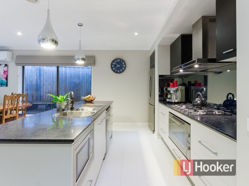 8 Berkley Street, Pakenham VIC 3810