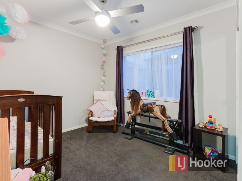 8 Berkley Street, Pakenham VIC 3810