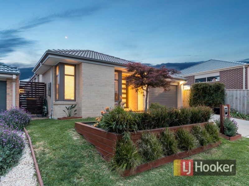 8 Berkley Street, Pakenham VIC 3810