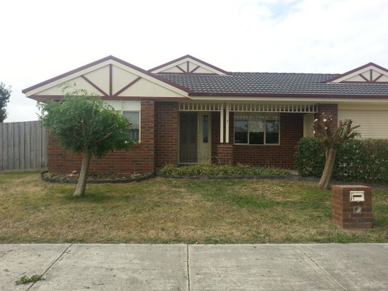 7 Storey Drive, Pakenham VIC 3810