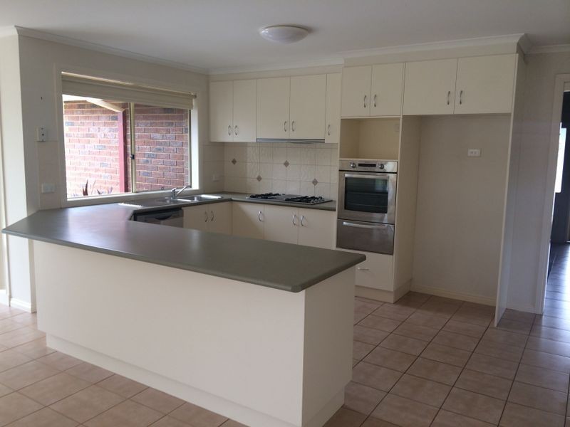 7 Storey Drive, Pakenham VIC 3810