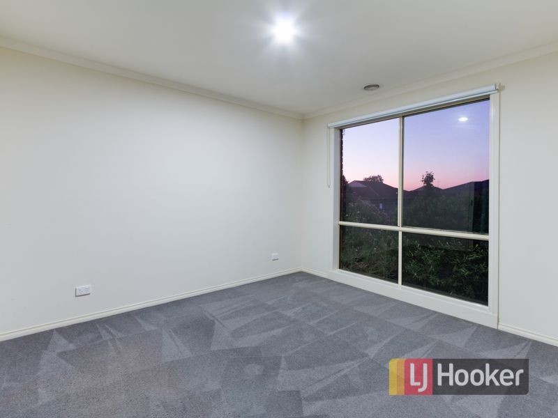 6 Ash Crescent, Pakenham VIC 3810