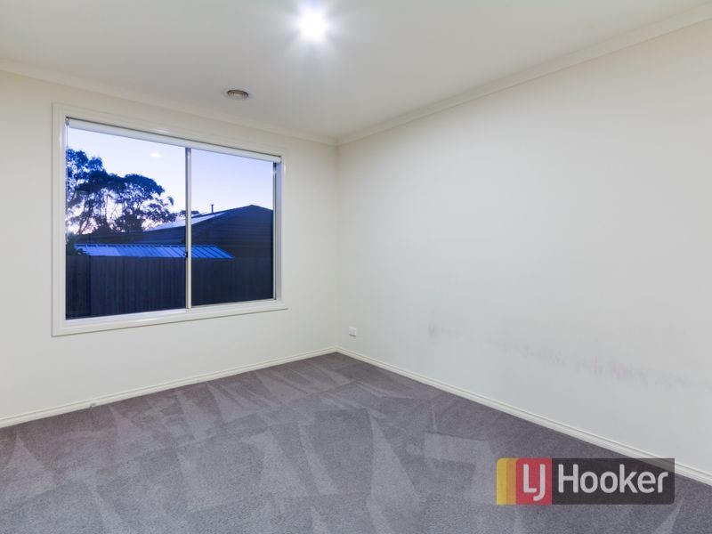 6 Ash Crescent, Pakenham VIC 3810