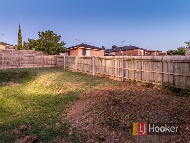 6 Ash Crescent, Pakenham VIC 3810