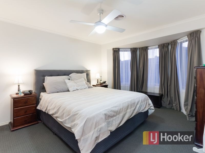 21 Carey Crescent, Pakenham VIC 3810