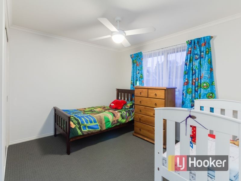 21 Carey Crescent, Pakenham VIC 3810