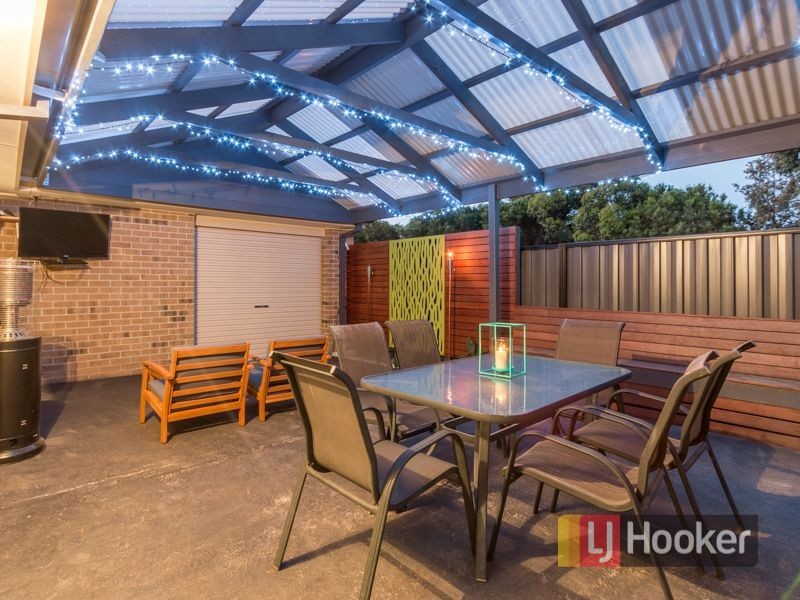 21 Carey Crescent, Pakenham VIC 3810