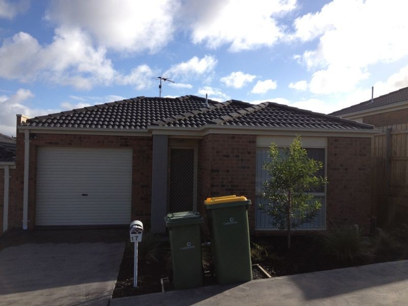 17/18 Ben Drive, Pakenham VIC 3810
