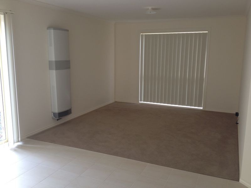 17/18 Ben Drive, Pakenham VIC 3810
