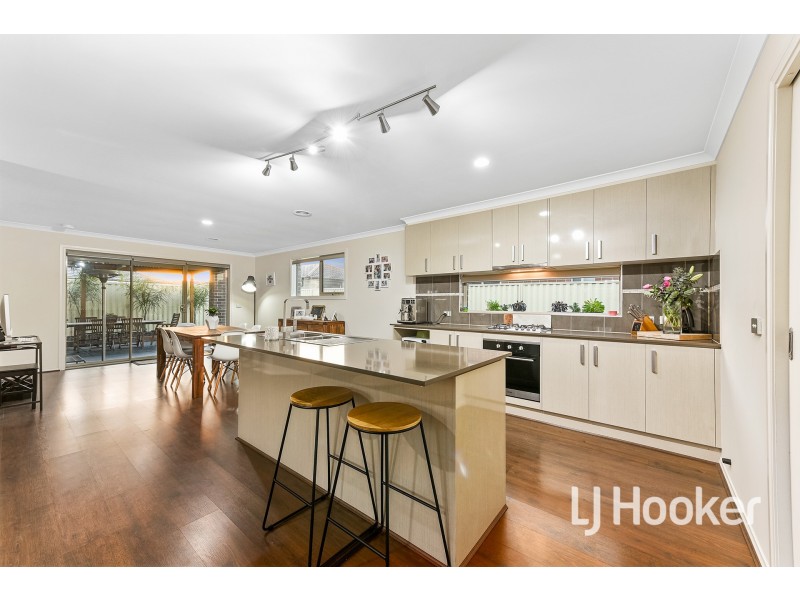 22 Zenith Street, Pakenham VIC 3810