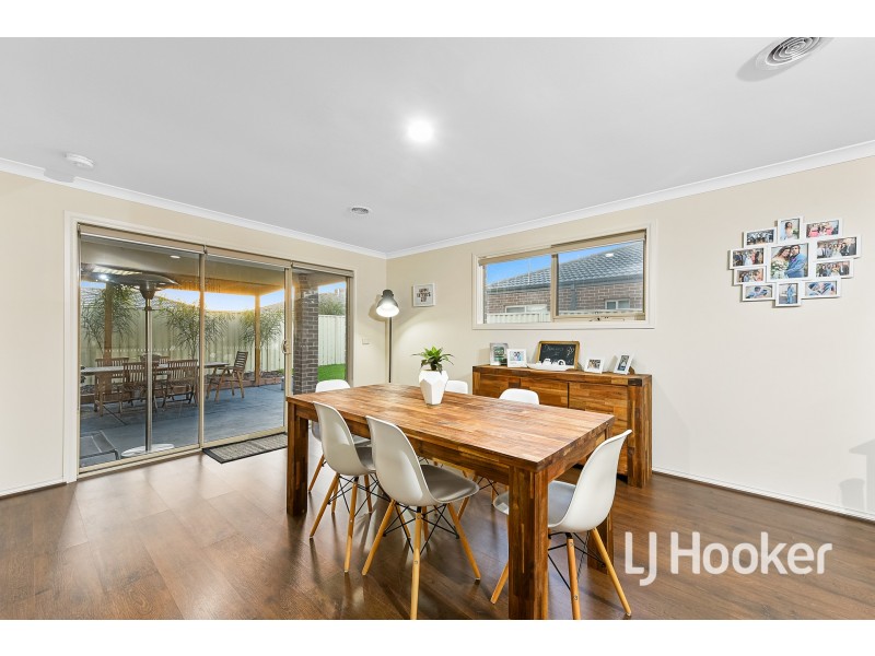 22 Zenith Street, Pakenham VIC 3810