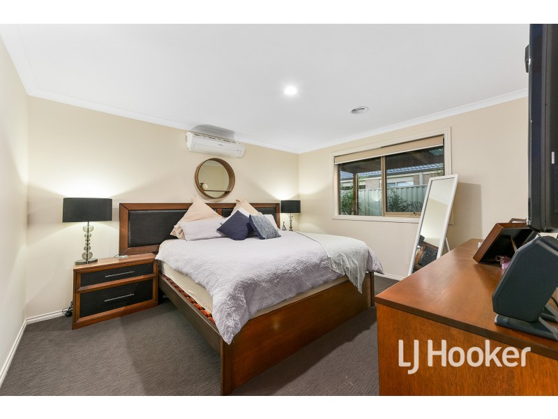 22 Zenith Street, Pakenham VIC 3810