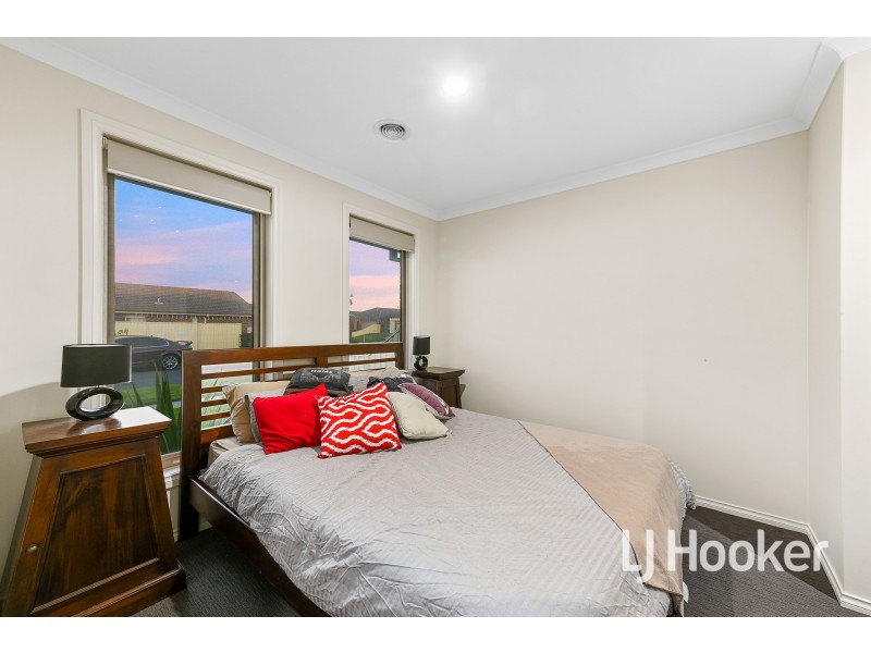 22 Zenith Street, Pakenham VIC 3810