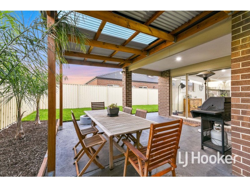 22 Zenith Street, Pakenham VIC 3810