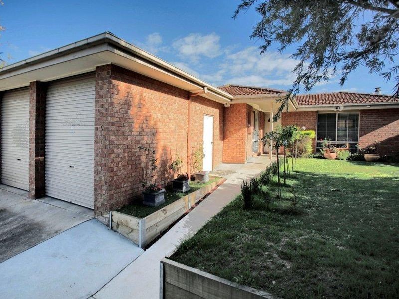 15 Buchan Green, Pakenham VIC 3810