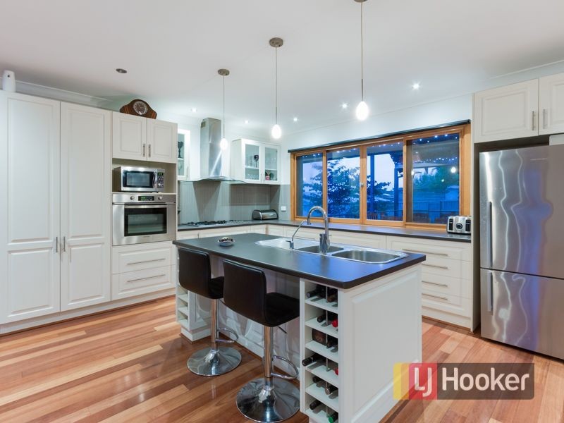 6 Elrona Court, Pakenham VIC 3810