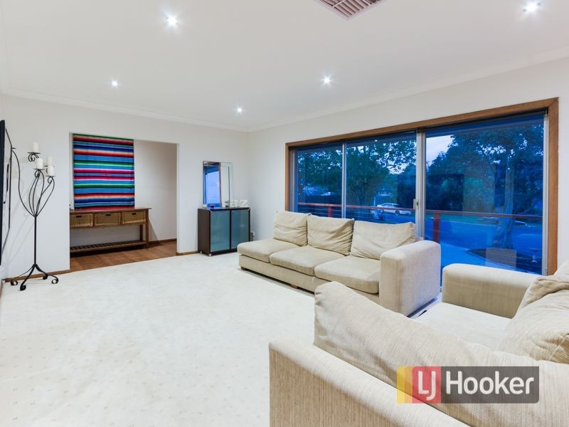 6 Elrona Court, Pakenham VIC 3810