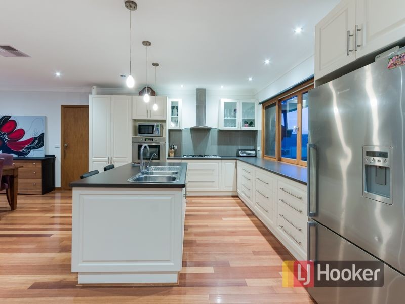 6 Elrona Court, Pakenham VIC 3810