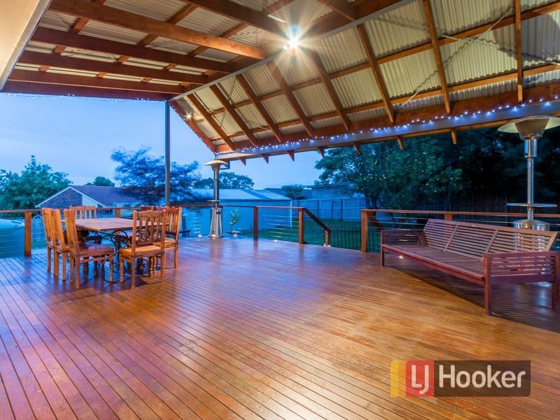 6 Elrona Court, Pakenham VIC 3810