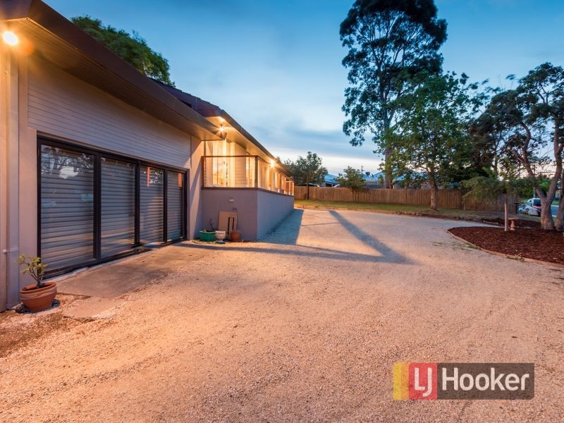 6 Elrona Court, Pakenham VIC 3810