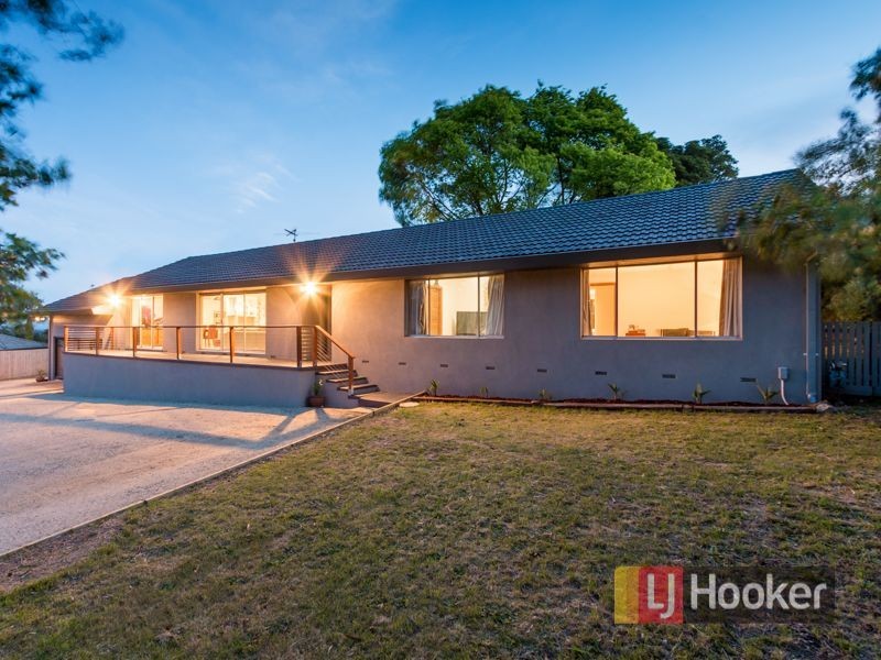 6 Elrona Court, Pakenham VIC 3810