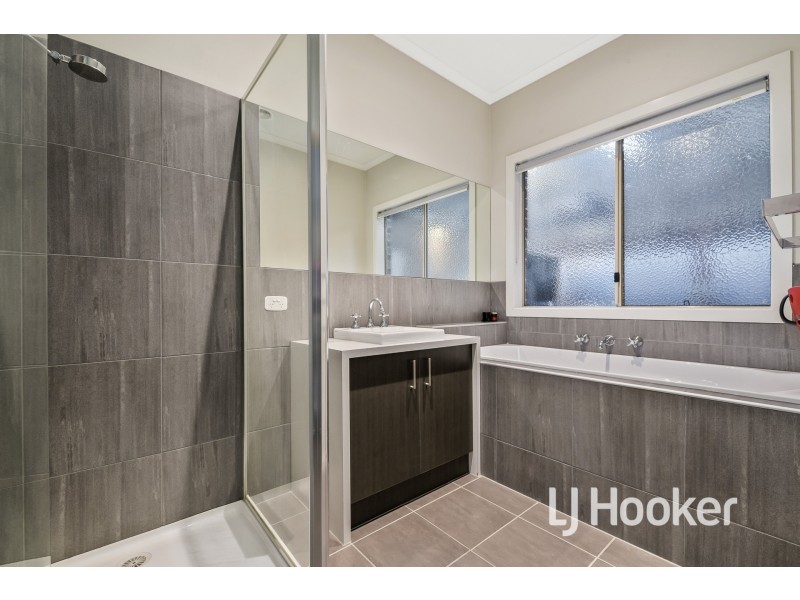 3 Balaton Drive, Pakenham VIC 3810