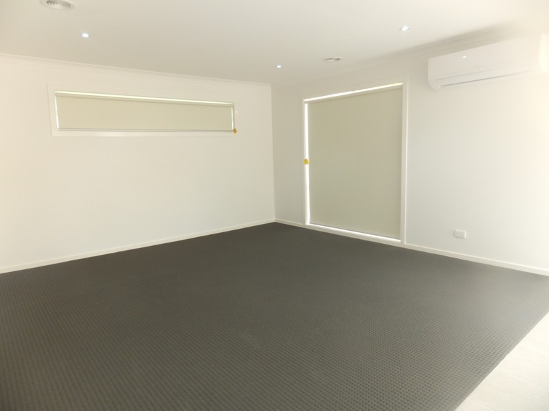 1/37 Jefferson Road, Garfield VIC 3814