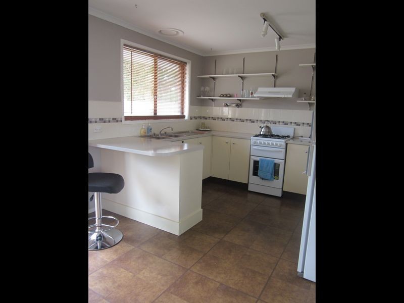 4/9 Rogers Street, Pakenham VIC 3810