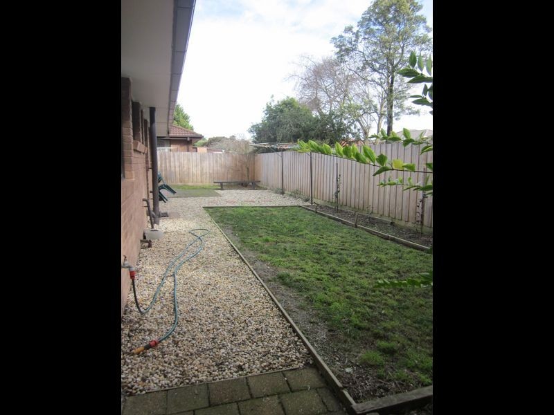 4/9 Rogers Street, Pakenham VIC 3810