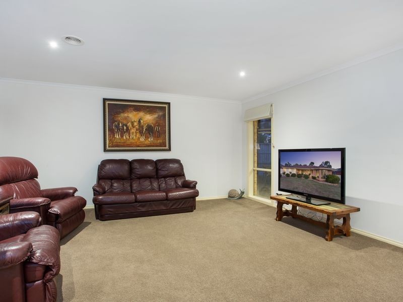 37 Spring Circuit, Pakenham VIC 3810