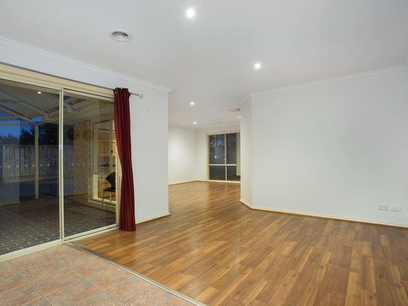 37 Spring Circuit, Pakenham VIC 3810