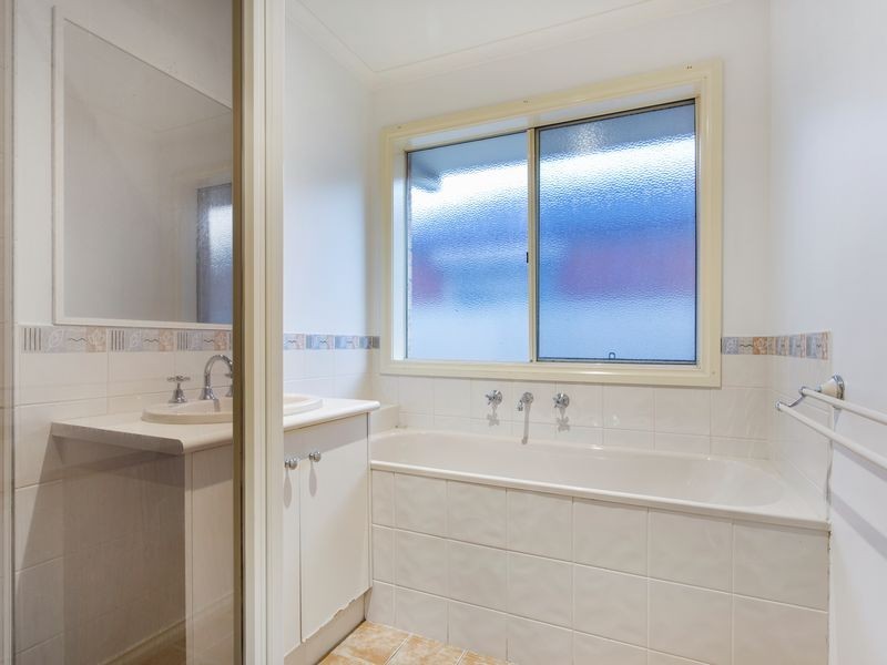37 Spring Circuit, Pakenham VIC 3810