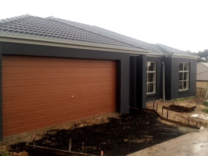 6 McClenaghan Drive, Pakenham VIC 3810