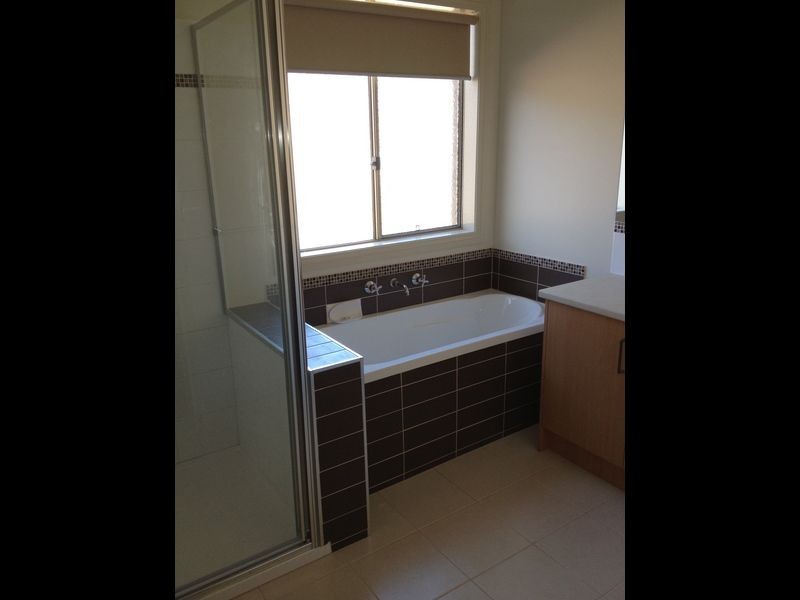 9 Keating Street, Pakenham VIC 3810