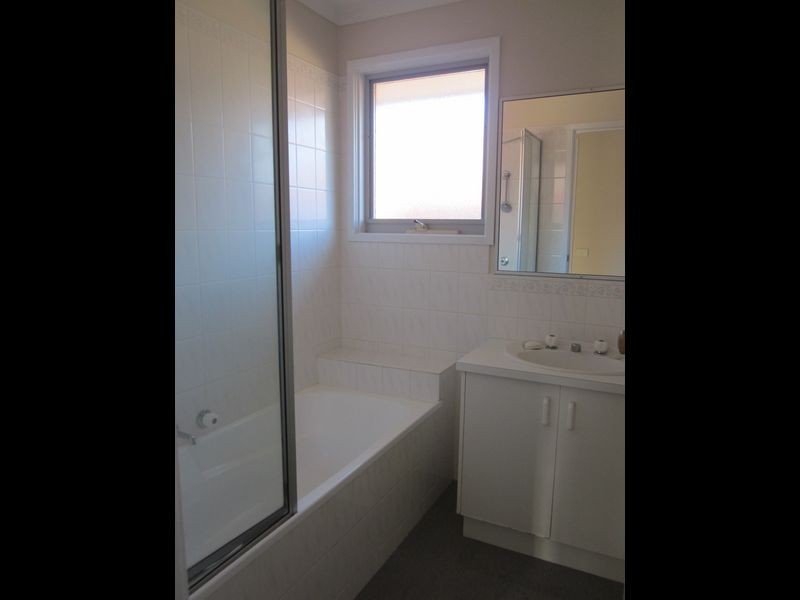 68 Murphy Road, Pakenham VIC 3810