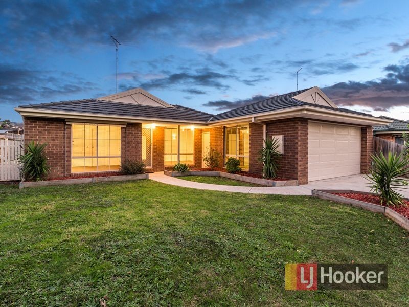 84 Manna Gum Drive, Pakenham VIC 3810
