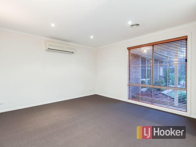 84 Manna Gum Drive, Pakenham VIC 3810