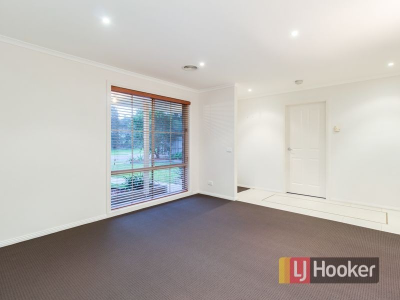 84 Manna Gum Drive, Pakenham VIC 3810